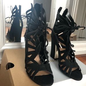 Call it spring heels size 5. Worn once!